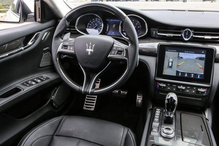 Панель приборов Maserati Quattroporte GTS GranSport 2016 года  (фото 23 из 46)